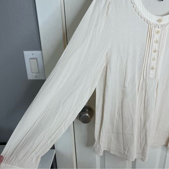 ModCloth Ivory Pintuck Button Down Dainty Long Sleeve Blouse Size Medium - Picture 4 of 8